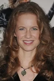 Laura Cayouet
